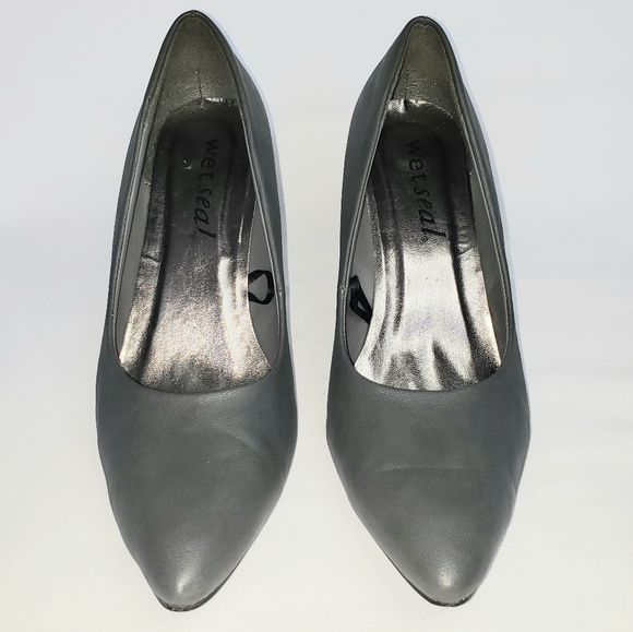 5/$25 Wet Seal gray pointy toe heels size … - Picture 2 of 8